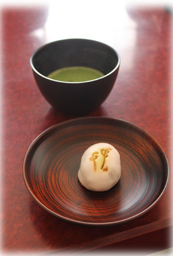 国産漆 生菓子とお抹茶