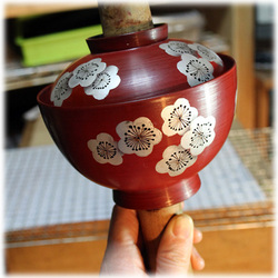 梅の花の蓋付き椀 朱1